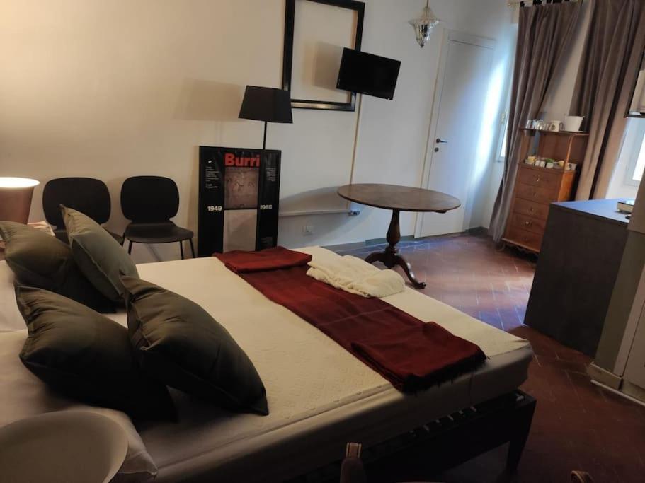 Lovely Portion Of Property Near Piazza Santo Spirito Florencia Exterior foto